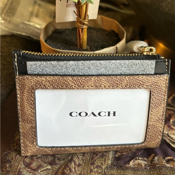 Authentic COACH Pebbled leather floral zip top card case with keychain - Picture 8 of 8